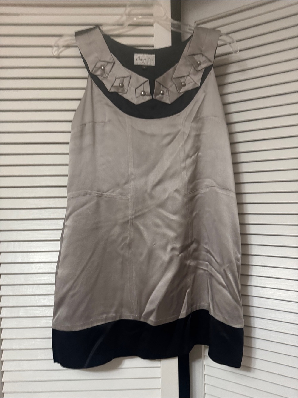 Choye Toi Satin Shift Dress with Decorative Neckline Taupe/Black 4 (Tiny)